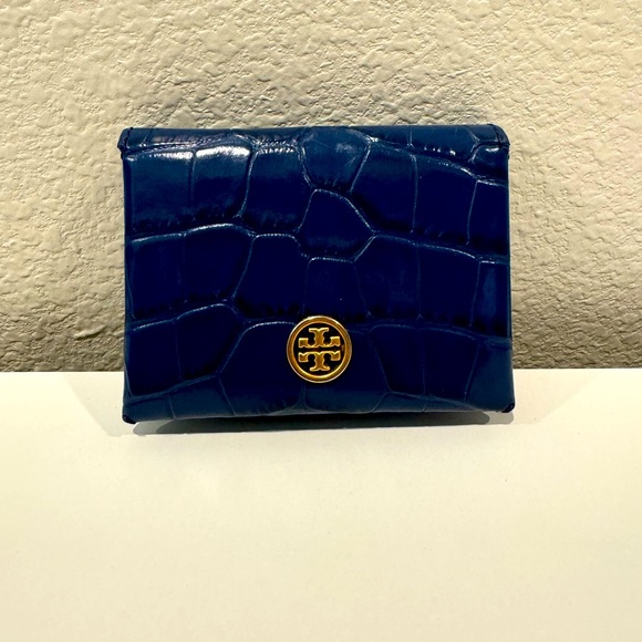 Tory Burch Handbags - DESCRIPTION:
Tory Burch Parker Croc Embossed Leather
Card Case